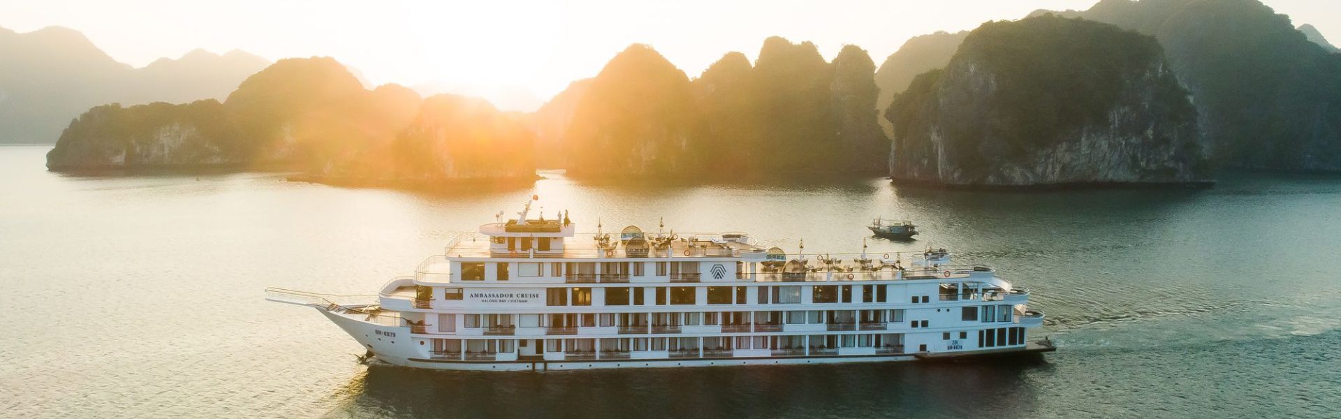 Halong Bay Cruise: Useful tips & Which one to choose