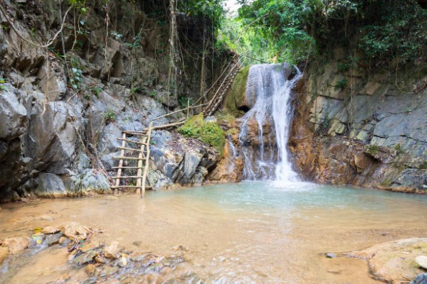 Day 11: Nong Khiaw – 100 waterfalls