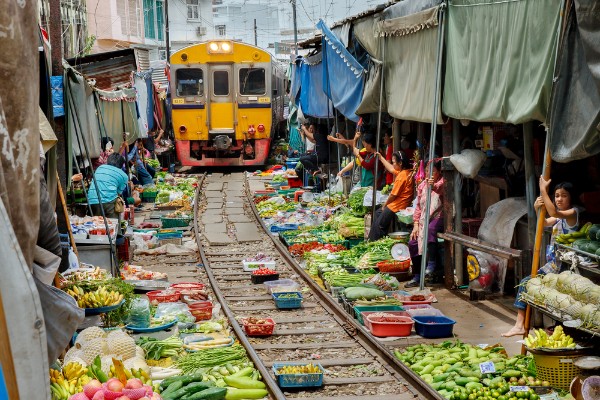 Day 3: Maeklong Railway, Damnoern Saduak, street food