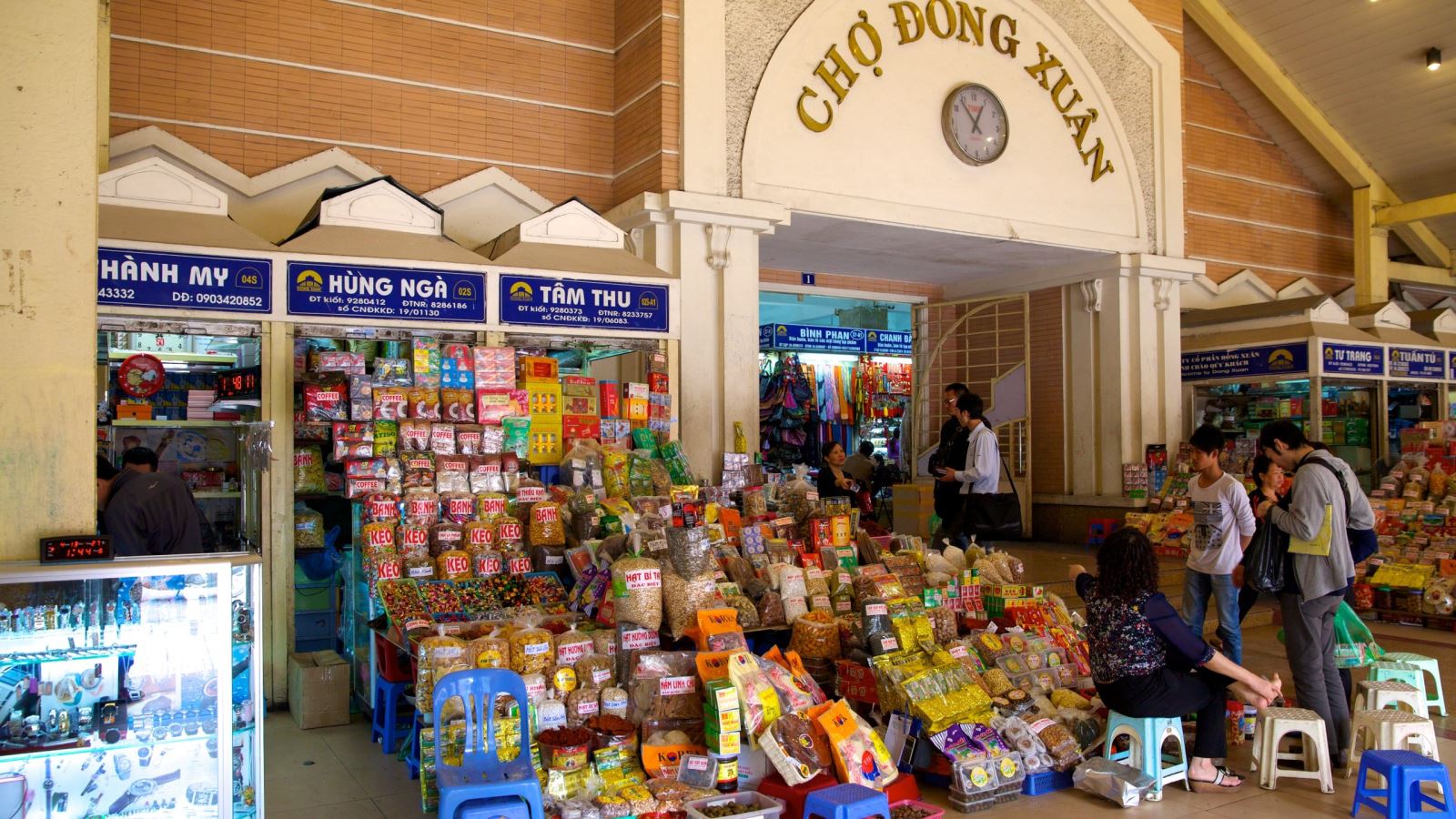 Dong Xuan market