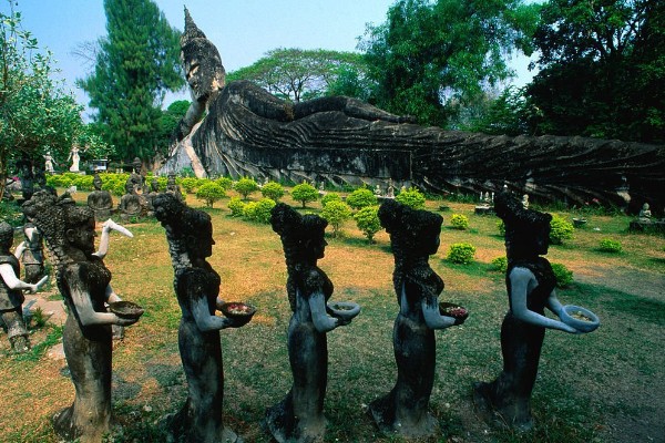 Day 7: Vientiane – Buddha Park