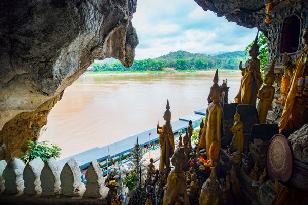 Day 2: Luang Prabang – Pak Ou caves