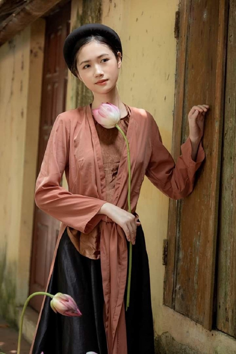 The Vietnam traditional Camisole Yem