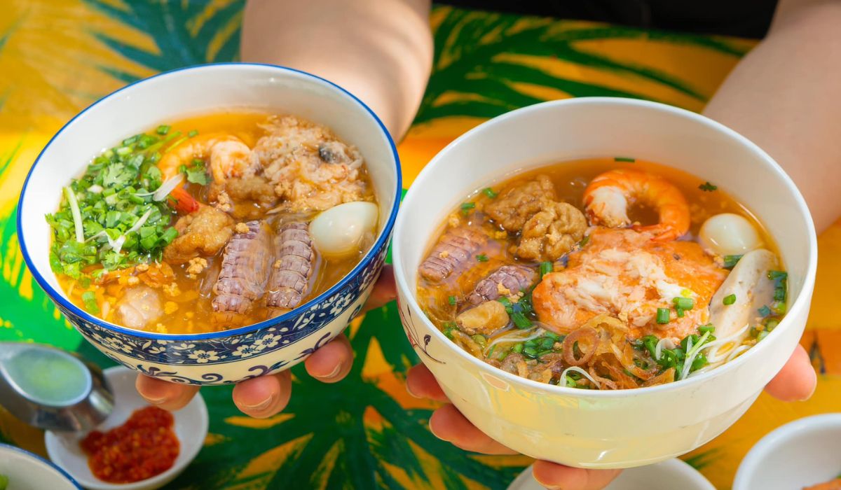 Vietnamese Thick Noodle Soup (Bánh Canh)