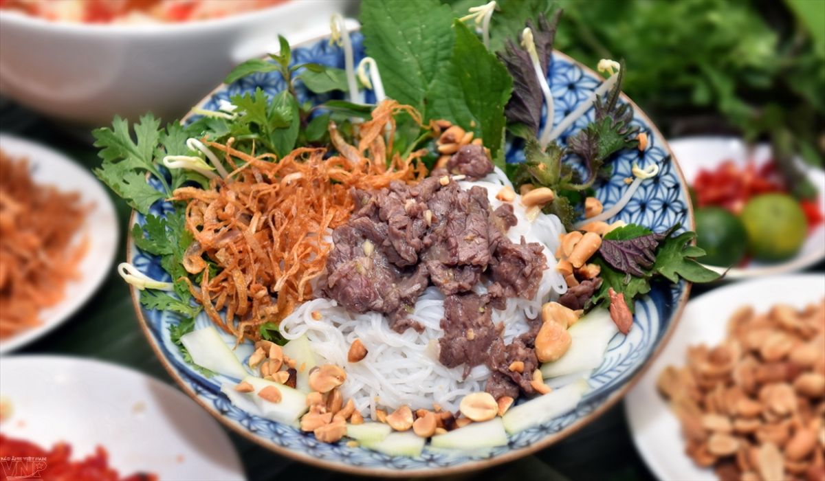 Southern Vietnamese Beef Noodle Salad