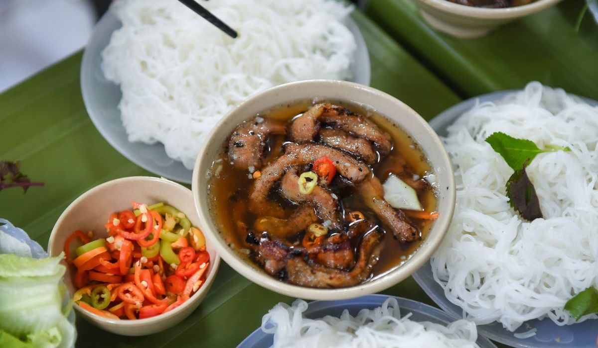 Grilled Pork Meatballs with Vermicelli Noodles