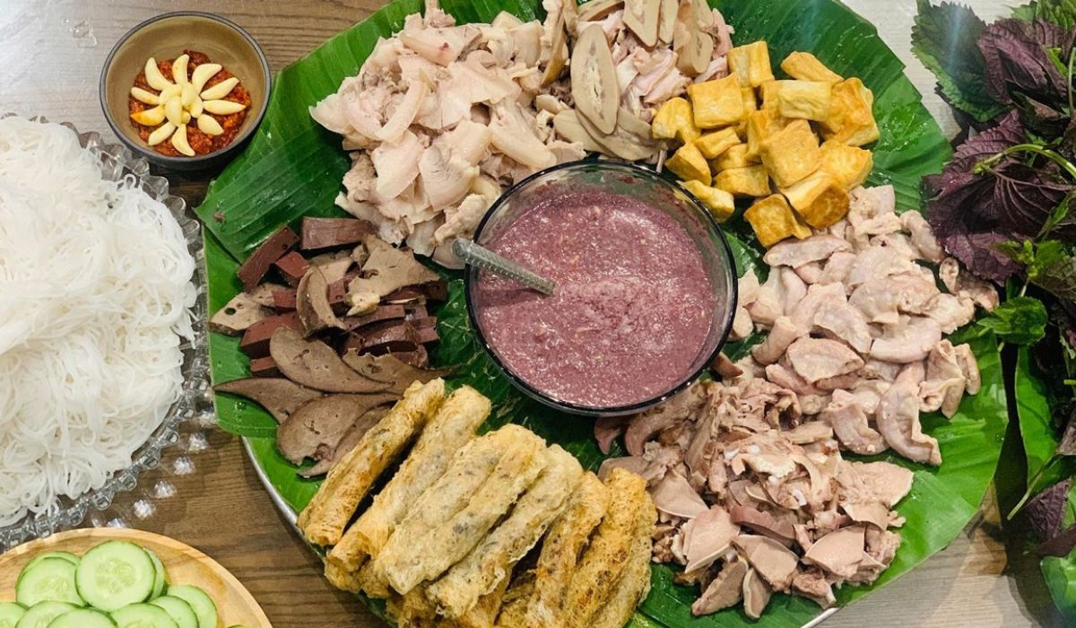 Rice Vermicelli Noodles with Fried Tofu and Fermented Shrimp Paste