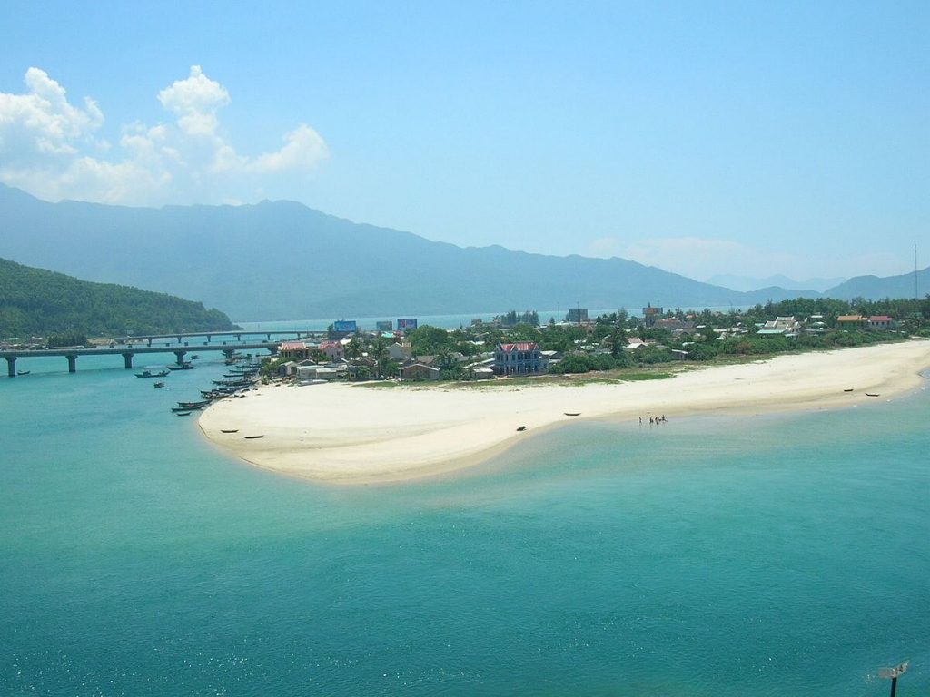 hue Lang Co beach