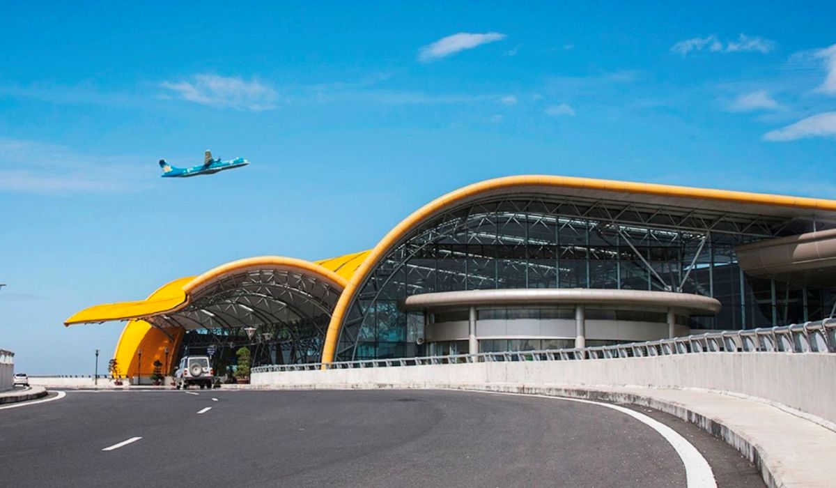 Lien Khuong International Airport